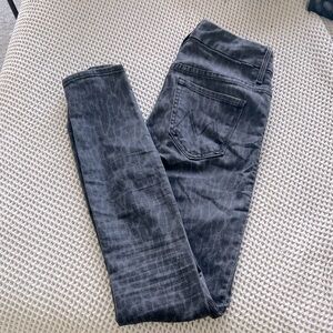 MOTHER Dark Gray Leopard Skinny Jeans